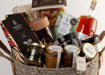 Το A Magic Cabinet φέρνει την άνοιξη με τα θεματικά καλάθια του