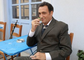 Ο Βαγγέλης Αλεξανδρής από το Α ως το Ω: “Ανατροπή δεδομένων της μυθοπλασίας οι ” Άγριες Μέλισσες”