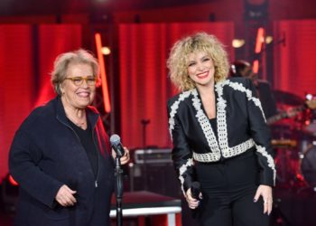 Σαββατόβραδο με την Ελεωνόρα Ζουγανέλη και τους φίλους της