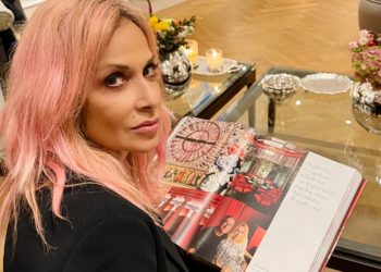 Οpera Tables: Το πολυτελές άλμπουμ που συνδυάζει όπερα και διακόσμηση