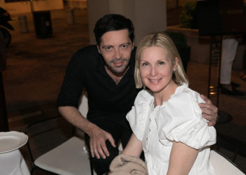 Στην Ελλάδα η διάσημη ηθοποιός Kelly Rutherford – Η επίσκεψή της στο Athénée