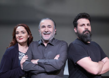 Λάκης Λαζόπουλος: Περιοδεία σε όλη την Ελλάδα με τη νέα του κωμωδία “Περιμένοντας τον Καραϊσκάκη”
