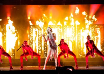 Eurovision 2021: Ο …Διάβολος φόρεσε Celia Kritharioti!