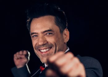 O Θάνος Καλλίρης από το Α ως το Ω: “Η διαχρονικότητα είναι ό,τι πιο τιμητικό για έναν καλλιτέχνη”