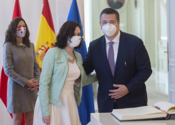 Απόστολος Τζιτζικώστας: Βραβεύτηκε με το Διεθνές Μετάλλιο της Μαδρίτης