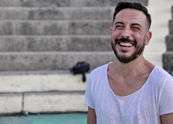 Ένκε Φεζολλάρι από το Α ως το Ω: “Το ταλέντο ή το έχεις ή δεν το έχεις, Αμλετικό ζήτημα”