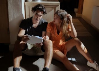 O δάσκαλος: Στα γυρίσματα της νέας σειράς του Χριστόφορου Παπακαλιάτη