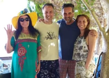 Ζωζώ Σαπουντζάκη & “Άγριες Μέλισσες”: Μια …απρόσμενη συνάντηση