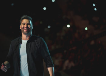 Γιώργος Σαμπάνης: Αποθεώθηκε στις sold out συναυλίες του στο θέατρο Πέτρας