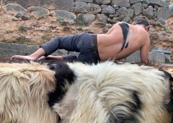 Ρίζωμα [Ρέκβιεμ για τον μη-τόπο] στον Αρχαιολογικό Χώρο των Δελφών