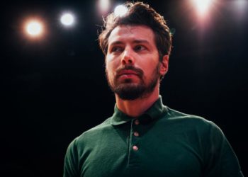 Ο Παναγιώτης Εξαρχέας από το Α ως το Ω: “Μεγαλώσαμε με την τηλεόραση ανοιχτή καλώς ή κακώς”