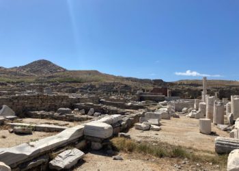 Δήλος: Εξαγωγή – Έξοδος, ένα θεατρικό ορατόριο για την ελπίδα και την καρτερία