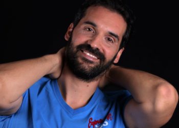 Στέφανος Κακαβούλης: «Υπάρχω για να γράψω στις ψυχές κάποιων κι αυτοί στη δική μου»