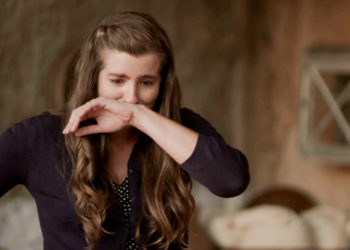 Άγριες Μέλισσες: Ένας απρόσκλητος επισκέπτης στη γιορτή του Σέργιου