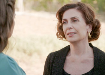 Άγριες Μέλισσες: Η εμφάνιση της Μυρσίνης προκαλεί μεγάλη αναταραχή