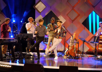 Kωστής Μαραβέγιας: Ποιους υποδέχεται “Δυνατά” στο 2ο επεισόδιο