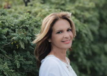 Η Πέγκυ Σταθακοπούλου από το Α ως το Ω: “Οι πιο κοντινοί μου άνθρωποι ήταν συχνά οι ρόλοι μου”