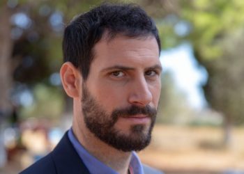 Σασμός: Ποιος είναι ο Άγγελος Σωτηρόπουλος