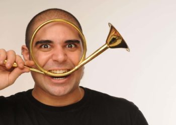 Ο Αλκιβιάδης Κωνσταντόπουλος από το Α ως το Ω: “Η ενέργεια που παίρνω από τον κόσμο είναι αναντικατάστατη!”