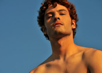 O Δημήτρης Τσίκλης από το Α ως το Ω: “Ωραία ζωή με αγάπη, μακριά από φόβους και κολλήματα”