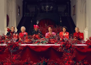 Σύγχρονοι γαλαζοαίματοι στη νέα καμπάνια της Raffles