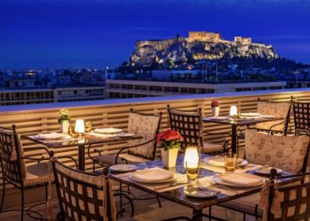 Tudor Hall Restaurant: Εκεί που η γεύση συναντά τη μουσική