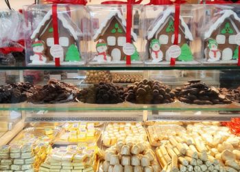 Ζαχαροπλαστείο Παράσχος: Ένας γλυκός παράδεισος στο Χαϊδάρι