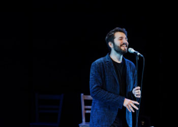 Με νέα sold out o Θοδωρής Βουτσικάκης “Στην οδό Φρυνίχου”