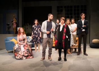 Όποιος θέλει να χωρίσει… να σηκώσει το χέρι του: Εορταστικό πρόγραμμα παραστάσεων