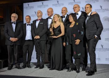 Πρόσωπα και πράγματα να δουν τα μάτια σας