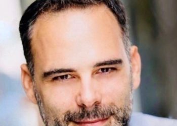 Μανώλης Εμμανουήλ: Ποιος είναι ο ηθοποιός πίσω από τη βρετανική καμπάνια για την επιστροφή των Γλυπτών του Παρθενώνα