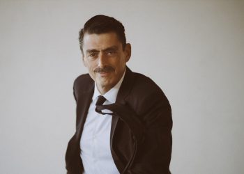 Ο Χρήστος Μαλάκης από το Α ως το Ω: “H ειλικρίνεια είναι το όχημα της γνησιότητας”