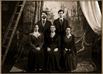 “Ανάμεσα σε δύο κόσμους” στο Σύγχρονο Θέατρο