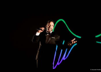 Εντυπώσεις από τον Πάνο Μουζουράκη “Με επίσημο ένδυμα” στο Μέγαρο Μουσικής Θεσσαλονίκης