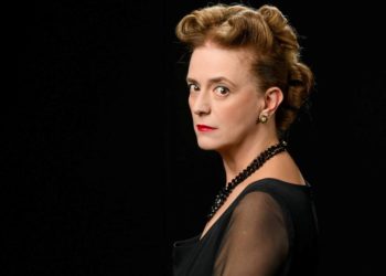 H Mαρίνα Ψάλτη από το Α ως το Ω: “Όταν πεθαίνουν τόσοι άνθρωποι δεν γίνεται να αισθάνεσαι σε κλίμα γιορτινό”