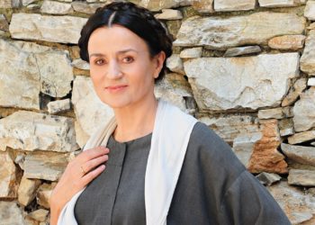 Σπάνια φωτό: Η Καρυοφυλλιά Καραμπέτη  πριν 30 χρόνια