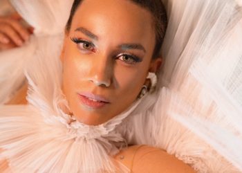 Εθιστικό «40 Μέρες» από την Κατερίνα Στικούδη