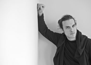 Ο Αιμιλιανός Σταματάκης από το Α ως το Ω: “Ο καθένας λαμβάνει τα δικά του μηνύματα από το “Moby Dick”