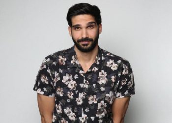 Η γη της ελιάς: Ερωτική πολιορκία από τον Νικήτα στην Μυρτάλη