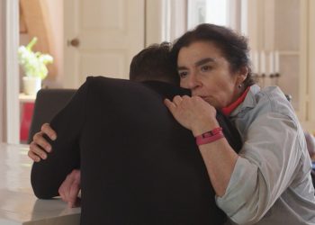 Η γη της ελιάς: Ένα πιστόλι στον κρόταφο του Αλέξη