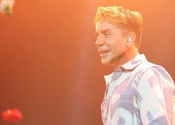 Γιώργος Μαζωνάκης: Η έκπληξη για τα γενέθλια του με τέσσερις τούρτες!