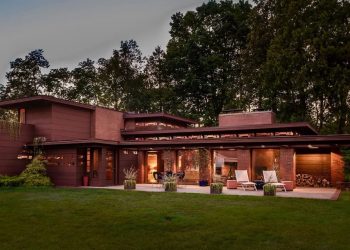 H Airbnb νοικιάζει το εμβληματικό Schwartz House