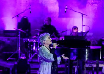 Η Τάνια Τσανακλίδου επιστρέφει με “Το μαγικό κουτί-μέρος δεύτερο”