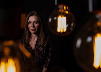 «Η μάνα αυτουνού… Έλλη Ζάχου Ταχτσή» με την Ράνια Σχίζα στο Vault