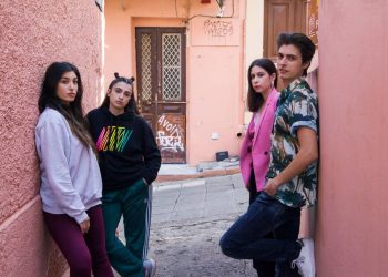 Κερδίστε προσκλήσεις για το έργο “Νόμοι της έλξης”