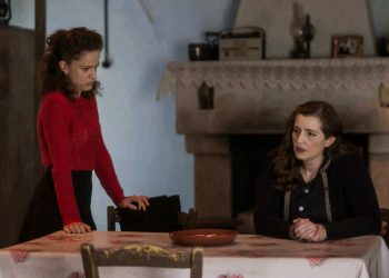 Άγριες Μέλισσες: Η Ασημίνα ομολογεί πως κοιμήθηκε με τον Νικηφόρο