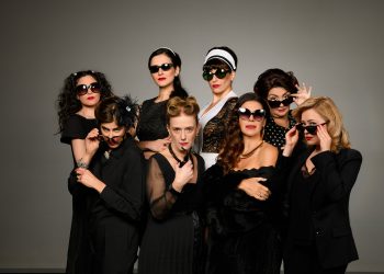 8 γυναίκες: Τελευταίες παραστάσεις