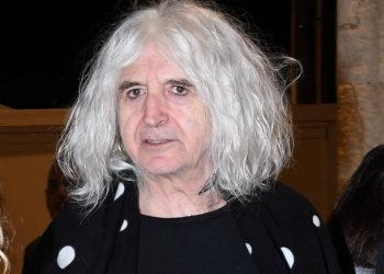 Ο Νίκος Καρβέλας πατέρας για τρίτη φορά