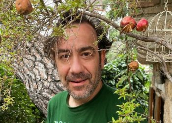 Ο Σωτήρης Καλυβάτσης από το Α ως το Ω: “Ενεργώ με λογική αλλά ζω με χιούμορ και φαντασία”