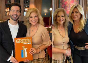 Greek Islands: Η Ευγενία Χανδρή προλογίζει το νέο λεύκωμα  του οίκου Assouline για τα ελληνικά νησιά
